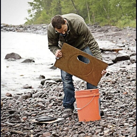 Epicurean Camp Fillet Bucket Board 23" x 14.5" - Picture 5 of 7